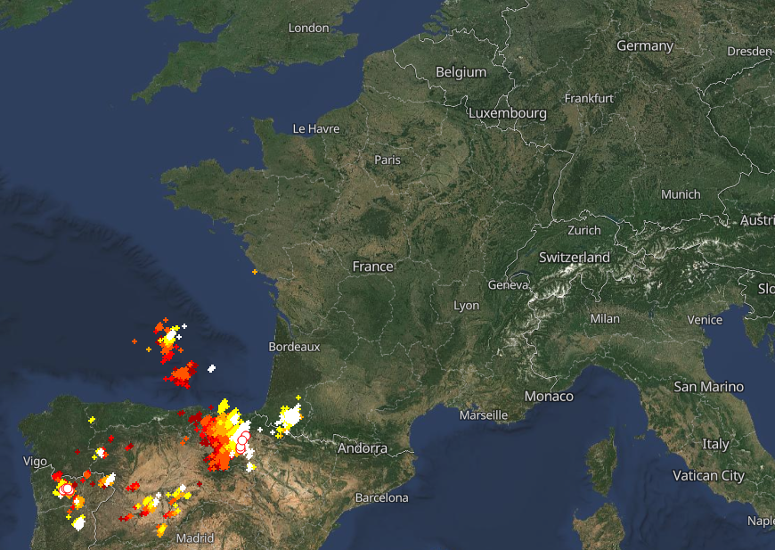 @steph2one Les orages c'est comme les trains ça n'arrivent jamais à l'heure et un endroit précis.j
Les orages c'est comme les trains ça n'arrivent jamais à l'heure et un endroit précis.

Mais c'est déjà commencé  à 18H sur le dept 64  Blitzortung.org