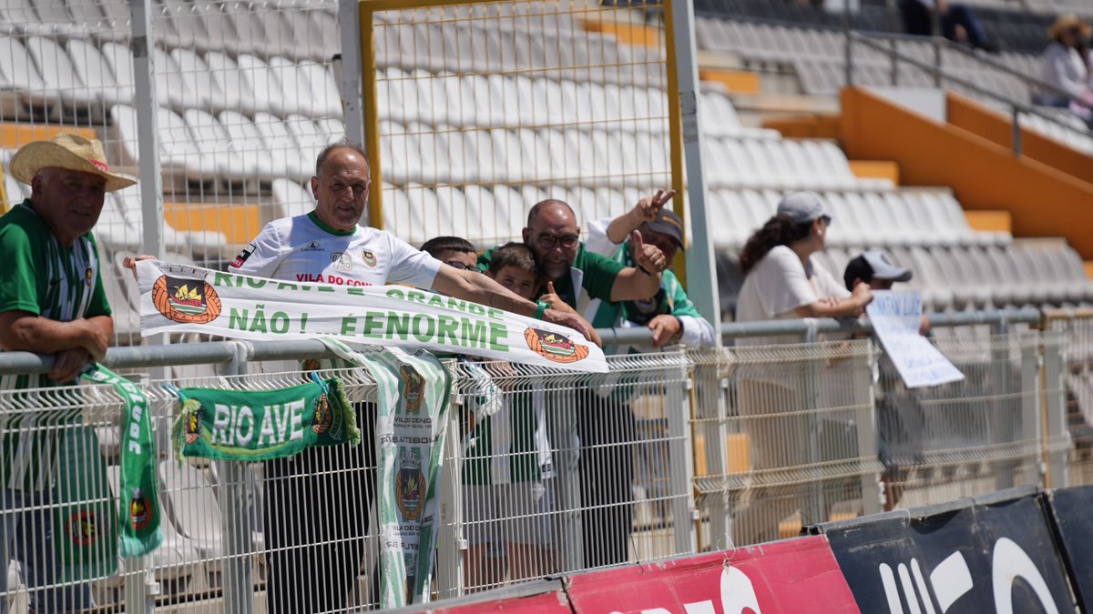 RioAve_FC's tweet photo. 600 KM depois... Continuamos ๐
น๐๐
ฝ๐๐
พ๐ ๐
Os nossos adeptos sรฃo os melhores!
OBRIGADO ๐ซถ
#CoragemVilacondense #RAFC #PSCRAFC #LigaPortugalBetclic https://t.co/67axNcer6c