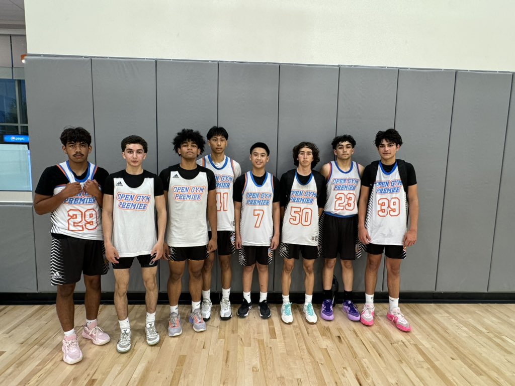 OGP Anaheim 16u Black defeated RNJ Elite 49-33 in their first game at @StageCircuit . Kishan Pandhoh (Woodbridge) led the way with 11pts/12rebs. #TheShow