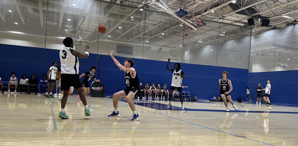 DaksHoops's tweet photo. Day2️⃣ ⁦@PHCircuit⁩ is off &amp; running!
#PHBATL 

⁦@BeyondTheGameND⁩
🆚
⁦@MinnesotaHeat⁩ https://t.co/EkGKe8m2gC