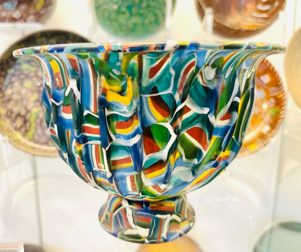 A stunning 2000 year-old Roman mosaic glass bowl beautifully showcasing the skill of ancient glassworkers.

V&amp;A Museum collections.vam.ac.uk/item/O2002/bow… 📷 my own

#Archaeology