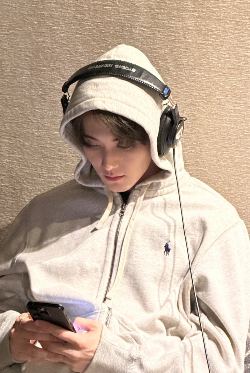 LOOKSMKL's tweet image. 