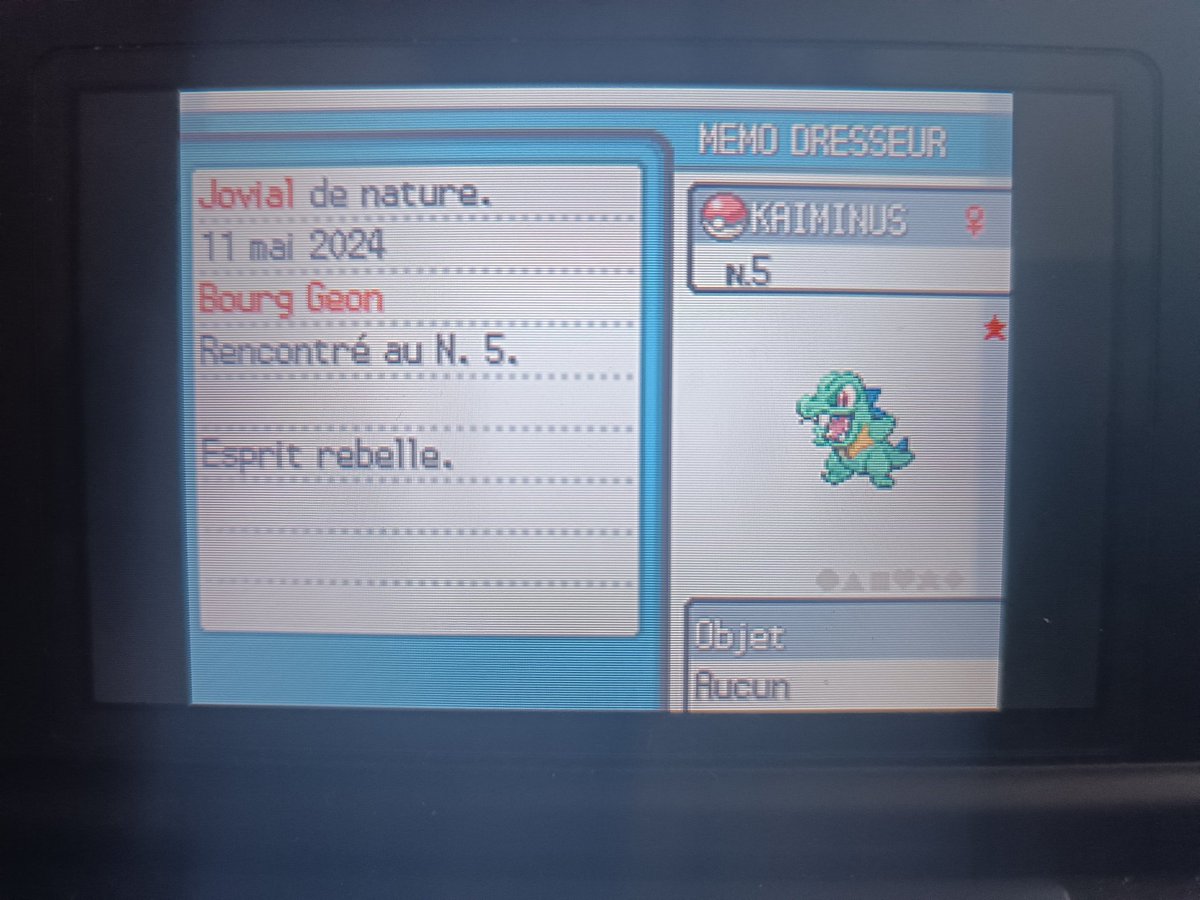 Bonjour c'est encore moi, j'ai trouvé un petit truc sympa, le deuxième que je croise mais comme c'est une femelle ça me dérange pas, alors on garde. Espérons que le prochain soit germinion pour chasser sur une autre version