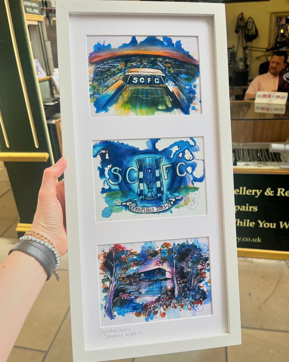 I’ve done quite a few Stockport County paintings now, which means lots of different combinations for triptychs! 

I’ve just made this one up, if anyone fancies it, let me know! 

It’s £50 🥰
#stockportcounty #stockportcountyfc