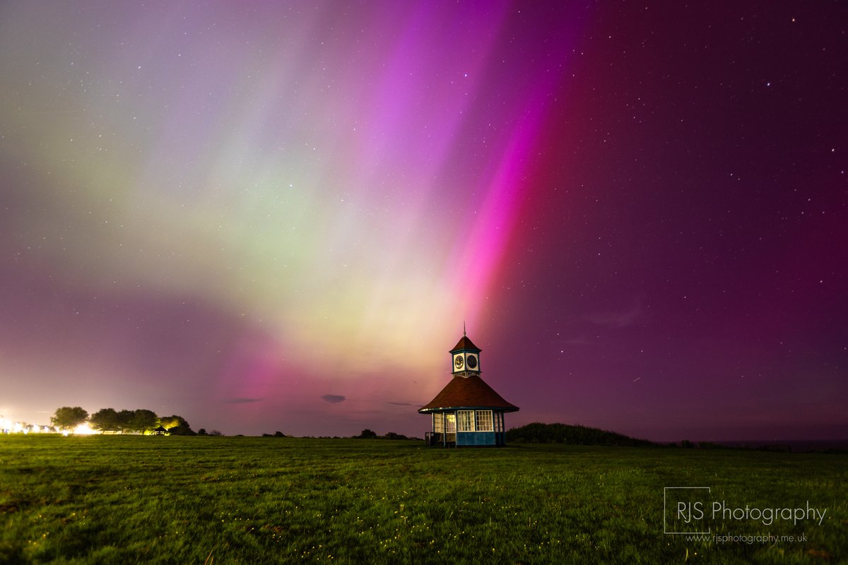 RJSPhoto89's tweet image. Northern lights made it to #frinton as well last night 

@StormHour @ChrisPage90 @itvanglia @itvweather #frintononsea #northernlights #aroraborealis