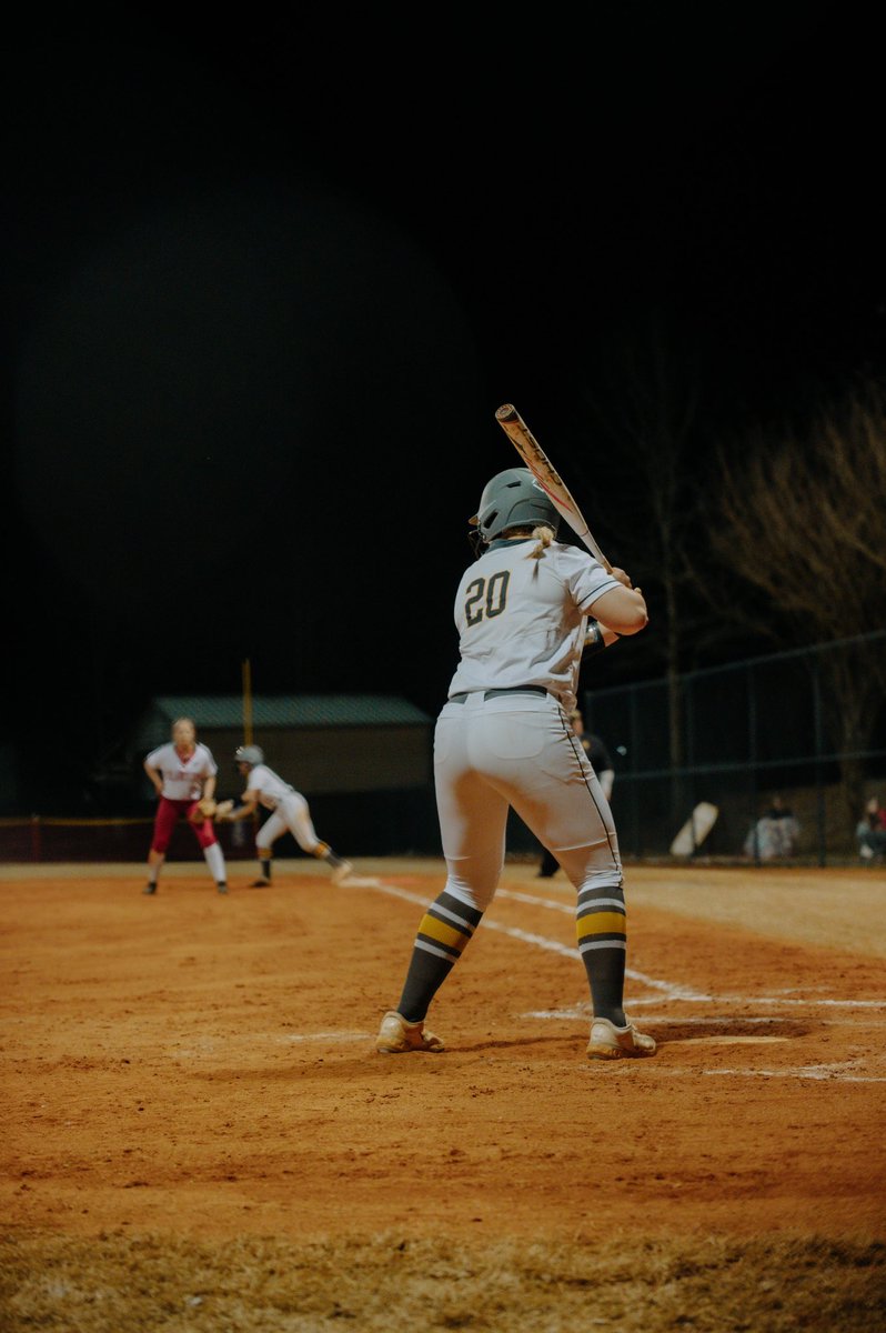 Caroline Davis tweet media