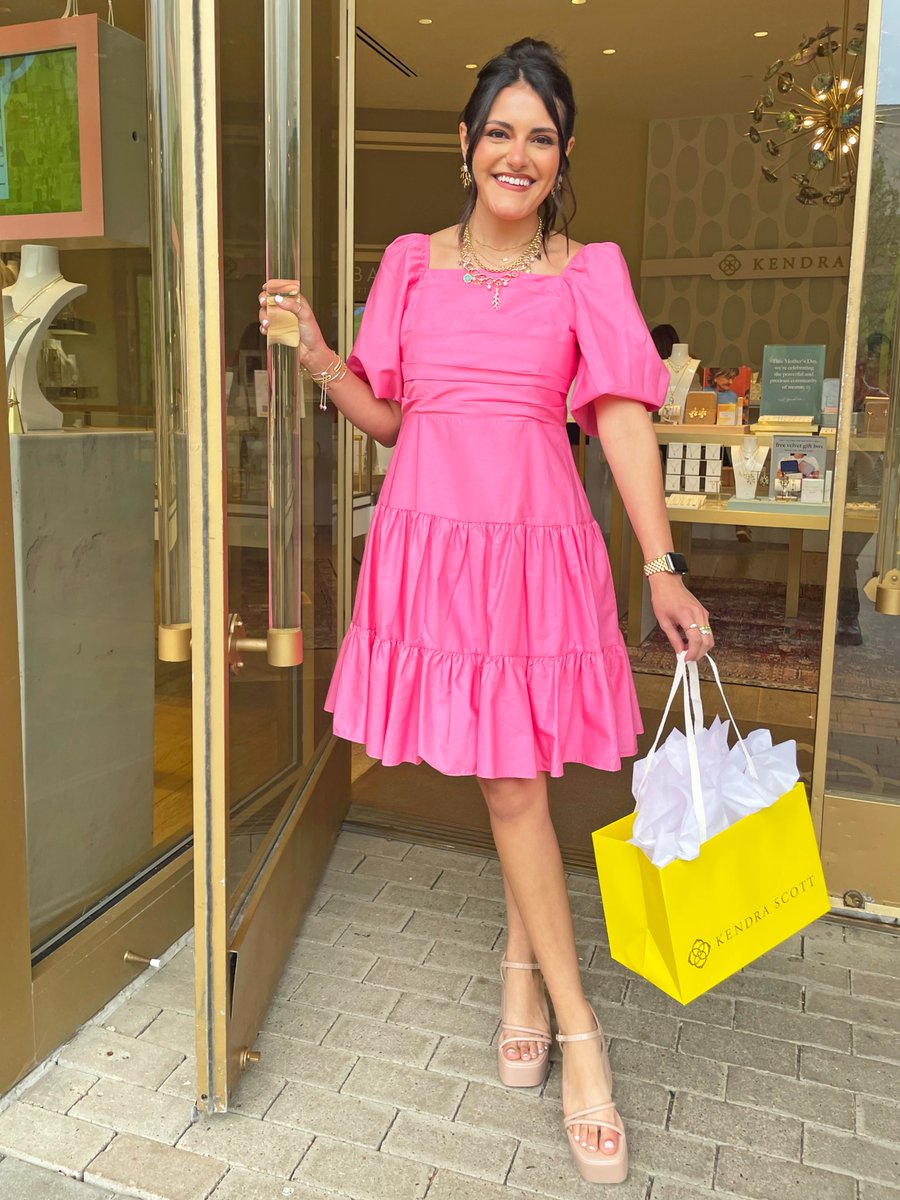 Still need to snag that perfect gift for Mom? Come see us in-store today and shop our newest arrivals. 💖🌊✨ Find your nearest KS Store here: bit.ly/4bvuKB1 📸: Alexa from KS Baybrook in some of our must-have pieces for the season ahead!