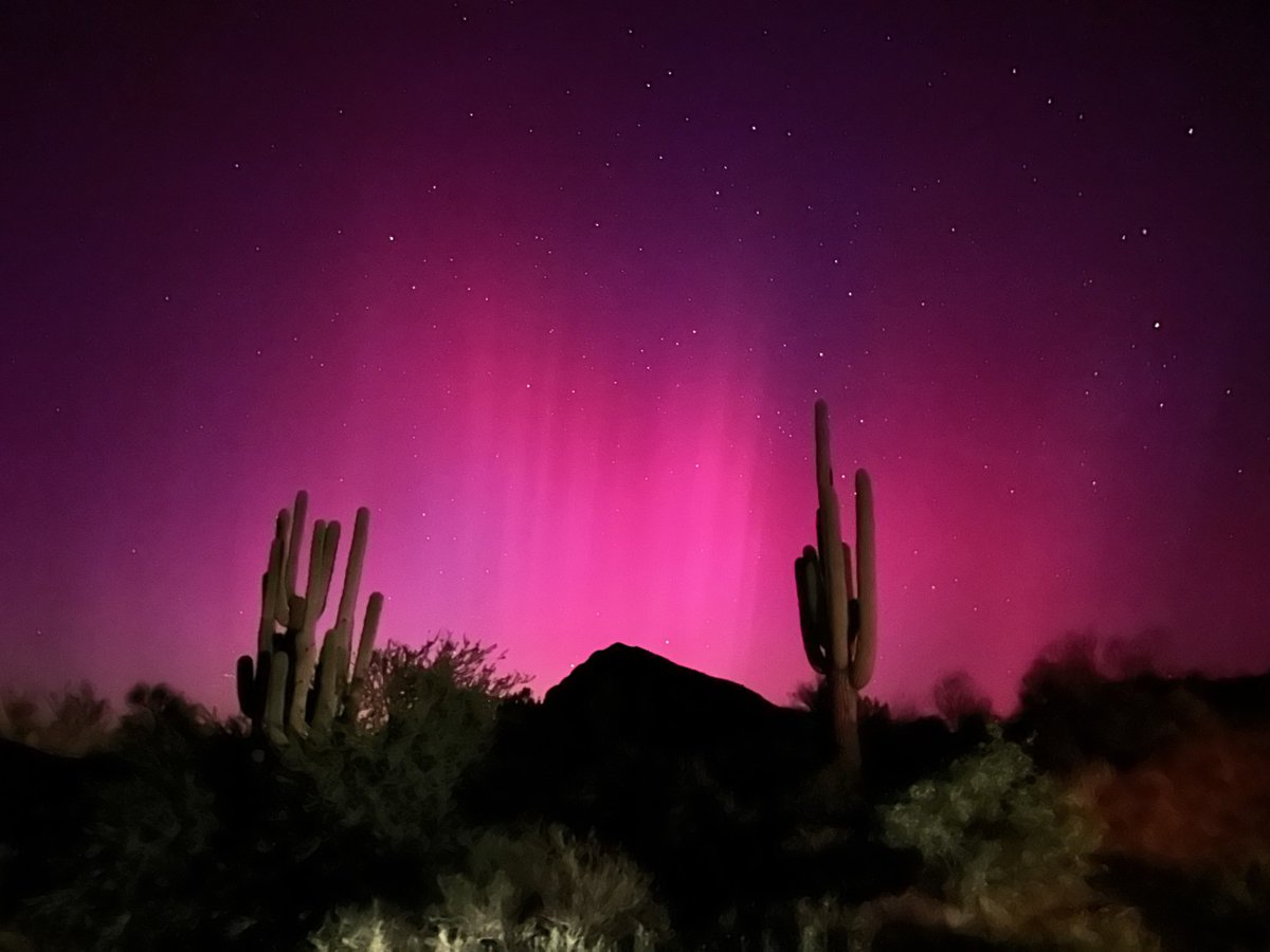 abc15's tweet photo. Did you see the show last night?!?

The Northern Lights gave Arizonans a special treat, no matter what corner of the state you are in! We've gotten so many photos from all over Arizona, check them out here: https://t.co/7vsgfSygfp https://t.co/hNfzbUFIEy
