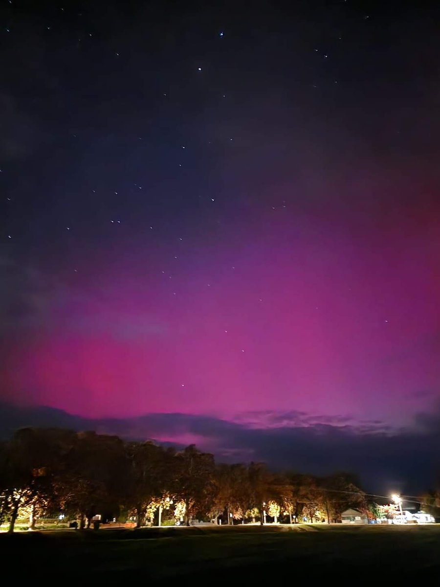 Abbi_786's tweet photo. Aurora display over Albury tonight! 🌌
#auroraaustralis https://t.co/k3yfpJ6QbQ