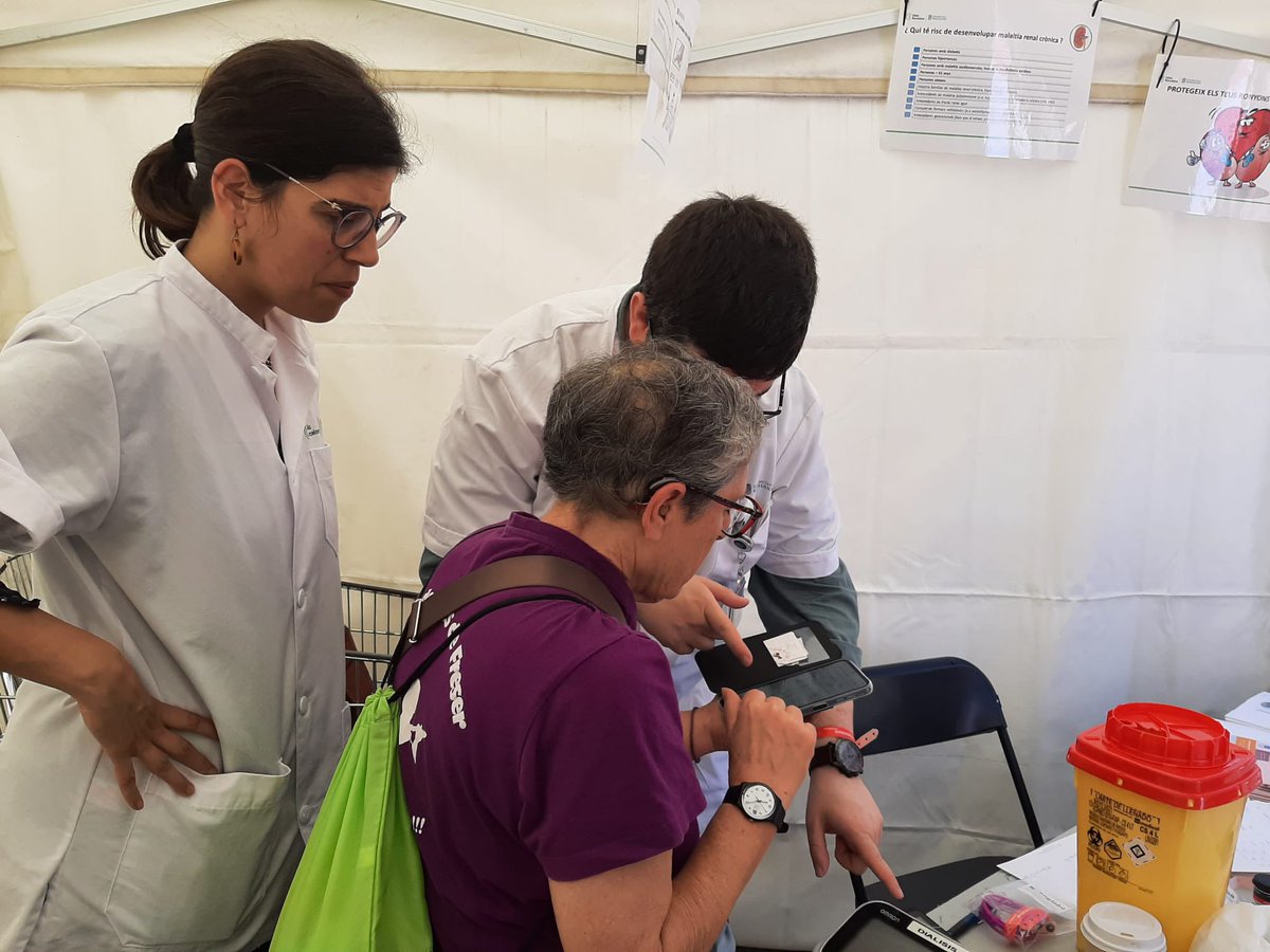 Núria Clemente Juan (@nurietacle) on Twitter photo Avui l’equip de nefro de <a href="/hospitalclinic/">Hospital Clínic</a> al #clinicobert fent educació de cóm cuidar els nostres ronyons <a href="/jbroseta/">José Jesús Broseta</a> #kidneycare #nefrològia <a href="/30965rrs/">Rosa</a> Avui l’equip de nefro de <a href="/hospitalclinic/">Hospital Clínic</a> al #clinicobert fent educació de cóm cuidar els nostres ronyons <a href="/jbroseta/">José Jesús Broseta</a> #kidneycare #nefrològia <a href="/30965rrs/">Rosa</a>