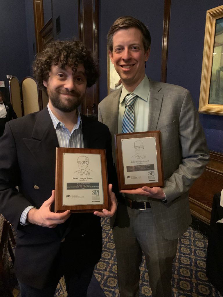 Just a couple of @WNTHRadio guys made good 👊 Congratulations @DannyParkins and @MitchRosen670 on your Lisagor! Great reporting on the NU baseball scandal. Danny, wonderful to chop it up with you.