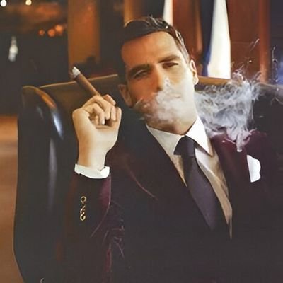 لا تقبل وداً بارداً
ولا تسأل وصلاً متڪلفا
ولا تنتظر مجئ من لا يجئ
تقدم بعقلك وتراجع بقلبك..