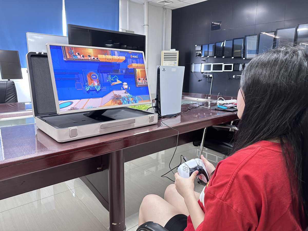 Camping Best Companion: Your Ideal Choice--PACKGO 27" Briefcase Smart Screen.

#camping
#digitalsignage
#PACKGO
#smartscreen