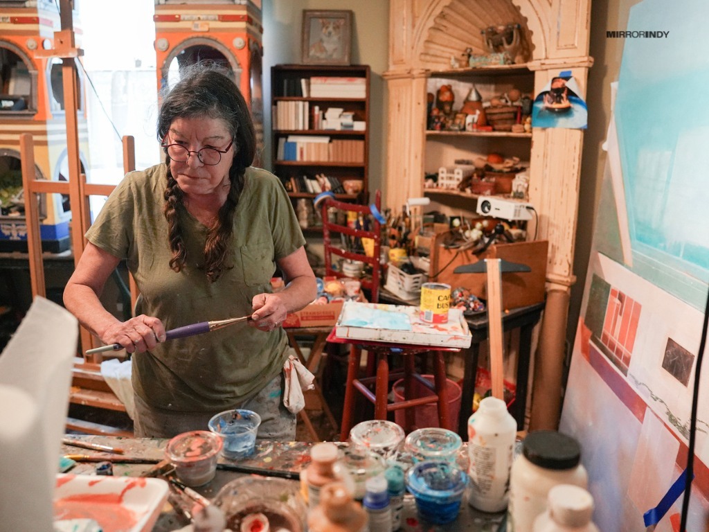 mirrorindy's tweet image. Becky Wilson was ready to graduate in the spring of 1985, but an attack during her senior year cut her plans short. Four decades later, she's finally a graduate.

“It’s just validation," she said. "I’m not a victim, I’m a survivor.”

See the story: mirrorindy.org/herron-graduat…