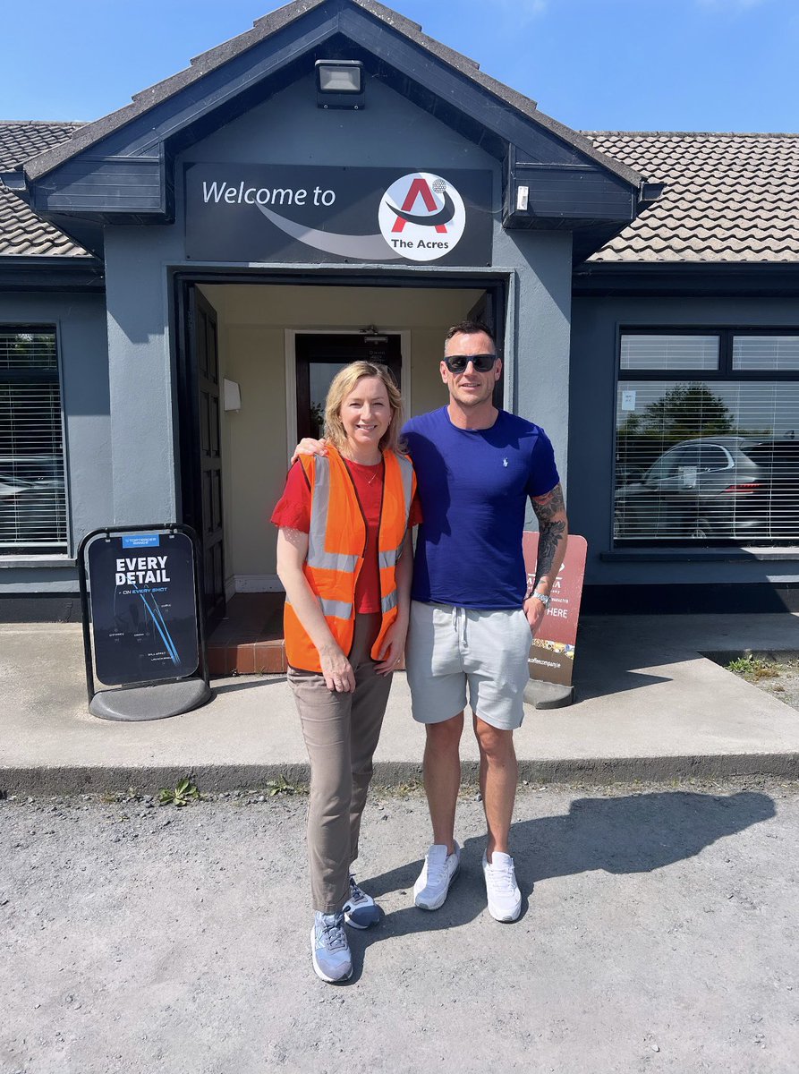 Water stop on today’s sweltering canvass at @AcresRange in Coonagh and look who I bumped into - good to see you Graham.🏌🏻‍♂️#LE24 ☀️