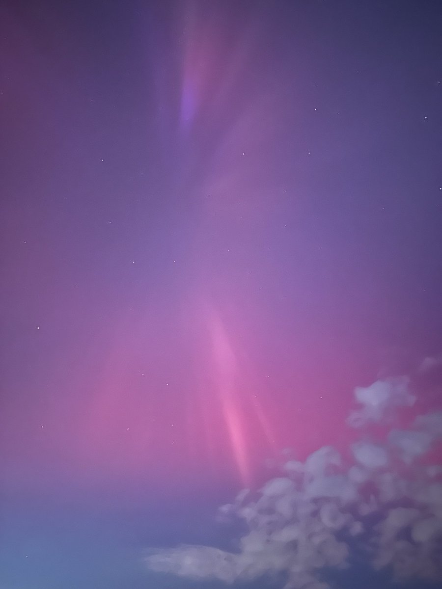 Drove up north of Springfield, TN, last night and was completely in awe of what I experienced. #aurora