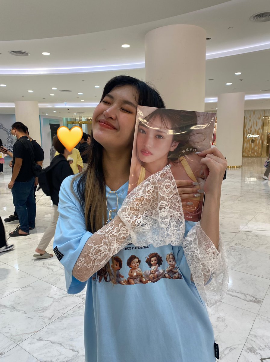 gssspectre's tweet photo. ส่งมอบฟตบมี่องซามะ ถึงคุณพสมายยูเรียบร้อยฮับ 💙💛🫶🏻

ดูจากรีแอคตอนให้พี่มายชีน่าจะชอบมากๆ ดูทรงน่าจะเปิดดูทั้งคืน ใจนึงก็ดีใจสุบๆ แต่อยากบอกว่าใจเย็นๆค่อยๆไล่เปิดดูนะพี่ เพราะนุเอฟมาแพงอยู่คับ55555555555
#MyyuKhawisara
#Calledmemyyu https://t.co/SjFNlysIYv