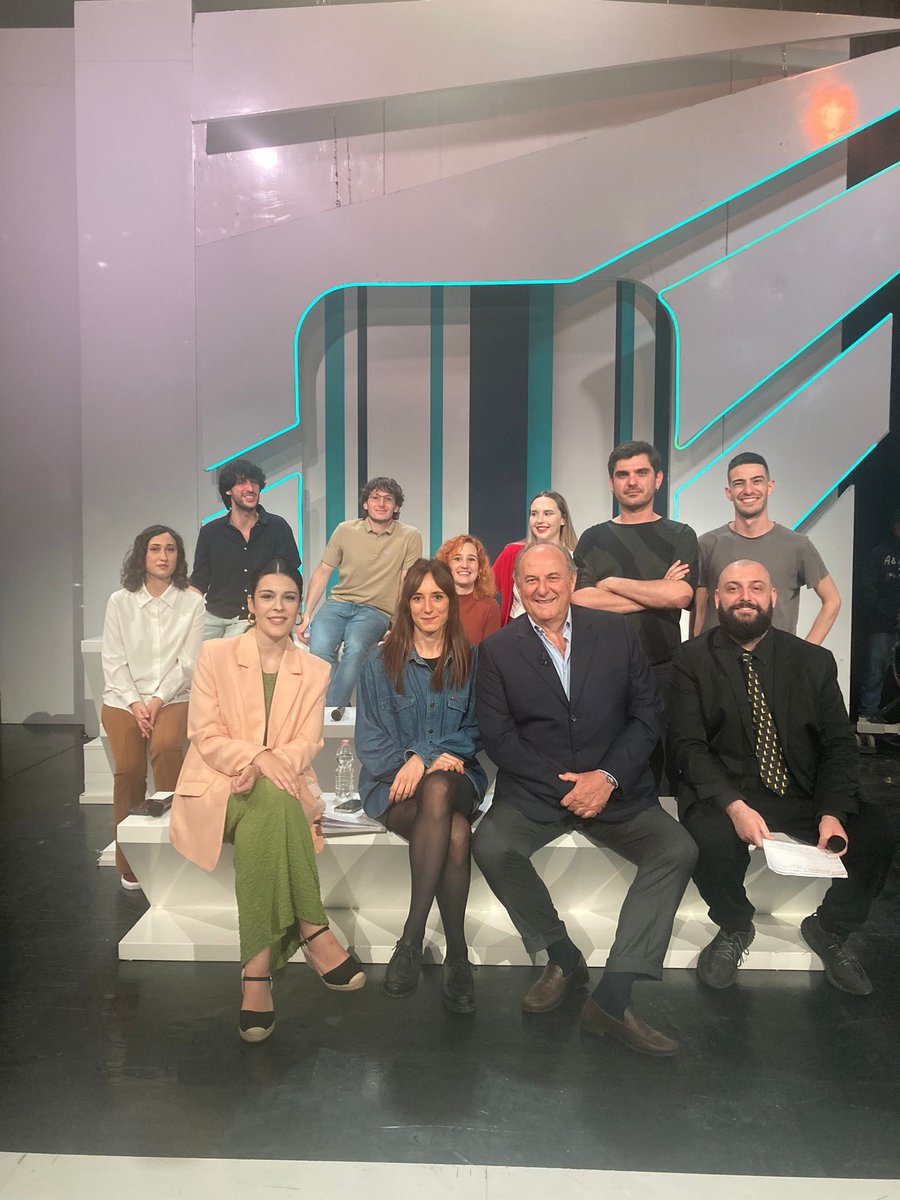 11/05/2024, 29^ puntata di @TvTalk_Rai! In studio con me @tudifrudi @GiadGiorgi @teobonf__ @kindermaxxi @emmesessa @Bea_gingerrr @CiroWayne01 @MarcoPiras_ @SofiaPatrini… e il MITICO #GerryScotti! 😍 #TITOLIDICODA #ANALISTI #TvTalk torna sabato 18/05, alle 15, su #Rai3! ❤️