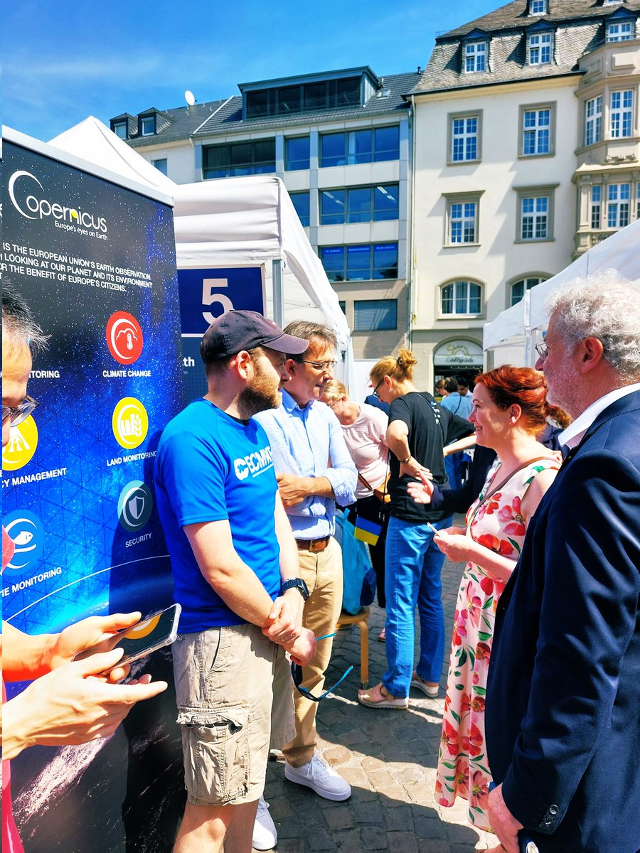 Impressionen vom Europatag in Bonn - herzlichen Dank an die vielen Institutionen, Vereine und Initiativen, die über ihre Arbeit informiert und den Bonnerinnen und Bonner Europa und den europäischen Spirit noch näher gebracht haben 🇪🇺