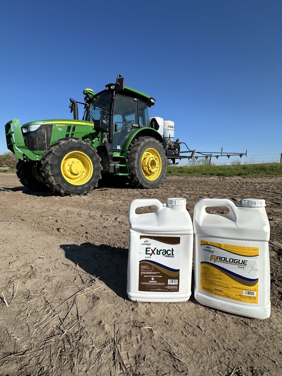 nutrien_Nebr's tweet photo. Dryland strip band application trials. Improving nutrient efficiency with band application and utilization with #extract and #prologue.  ⁦@AGRICENLIFER⁩ ⁦@AgricenCo⁩ ⁦@growloveland⁩ ⁦@NutrienAgRetail⁩ ⁦@bknifong⁩ ⁦@NutrienNHP⁩ ⁦@kevgolus⁩ https://t.co/IdS3T3dtGf