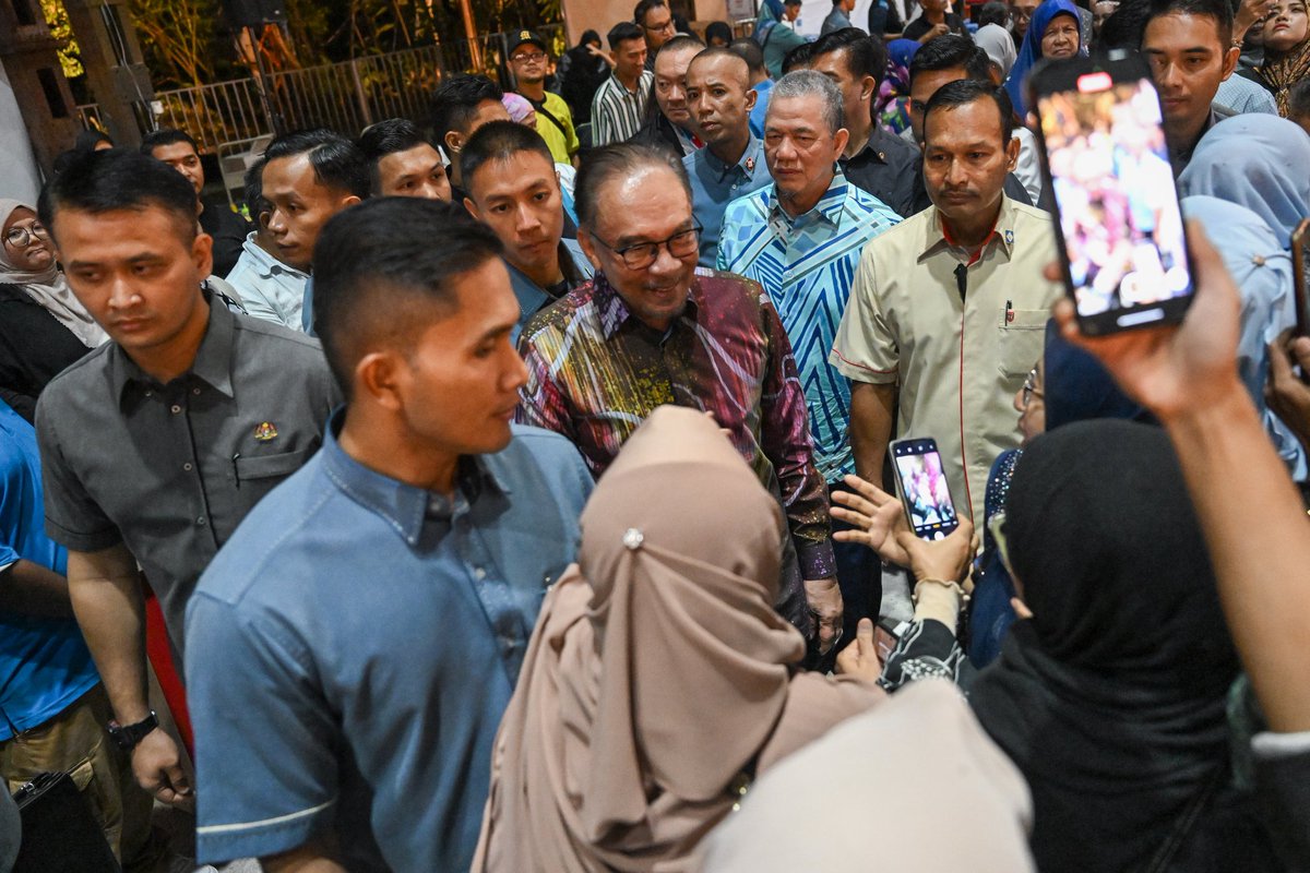 Hari ini, mewakili YAB Premier Sarawak, Datuk Patinggi Tan Sri Abang Johari Tun Openg bagi menghadiri Malam Sambutan 25 Tahun KEADILAN di Sentul. #TPMFY #PETRA #KerajaanPerpaduan #MalaysiaMADANI