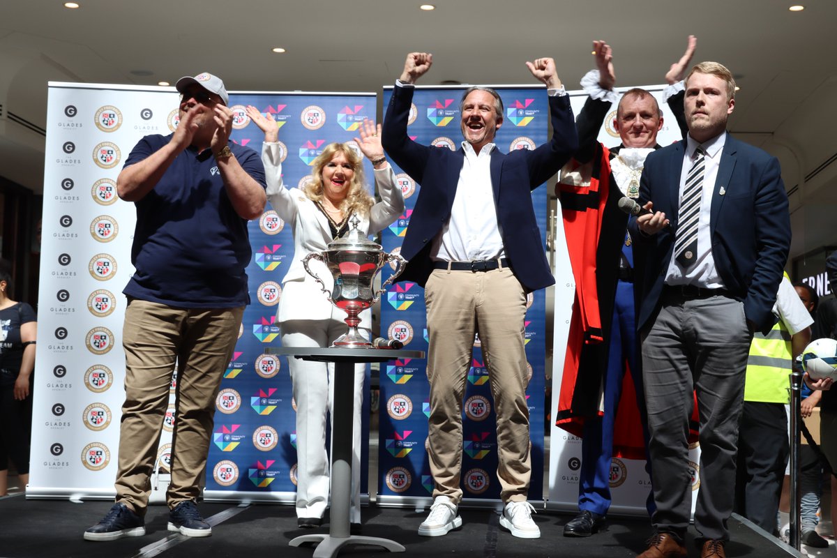 An incredible celebration for @bromleyfc today with thousands of fans cheering the team on as they came into the town centre. The club celebrated their historic promotion to the @efl, including at the fan reception in @TheGladesBrom. #WeAreBromley #ProudOfBromley