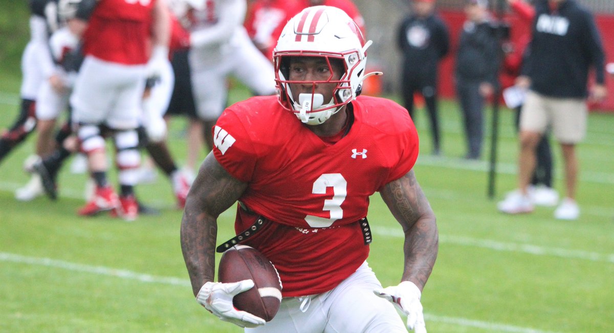 Oklahoma transfer Tawee Walker has been a welcomed addition to the #Badgers backfield. The 5-foot-9 senior set a tone this spring with his physical running style. 'I'm letting people know that I'm the aggressor.' 247sports.com/college/wiscon…