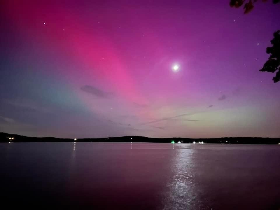 Just when you think GOD hates you, this phenomenon displays itself over Tablerock Lake last night.