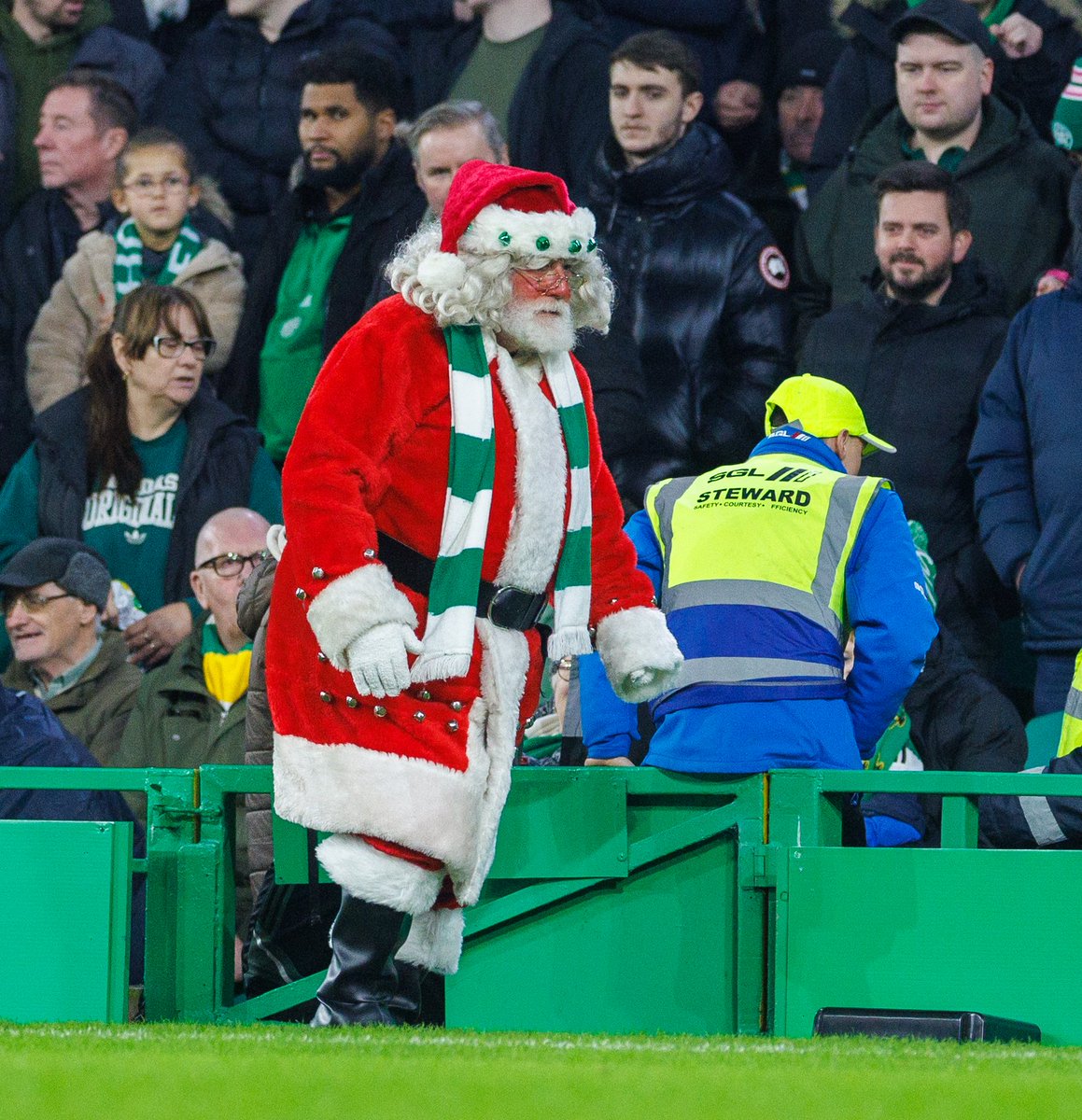 chibchenko's tweet image. Invite this man back for the trophy celebrations @CelticFC 

We need to make amends