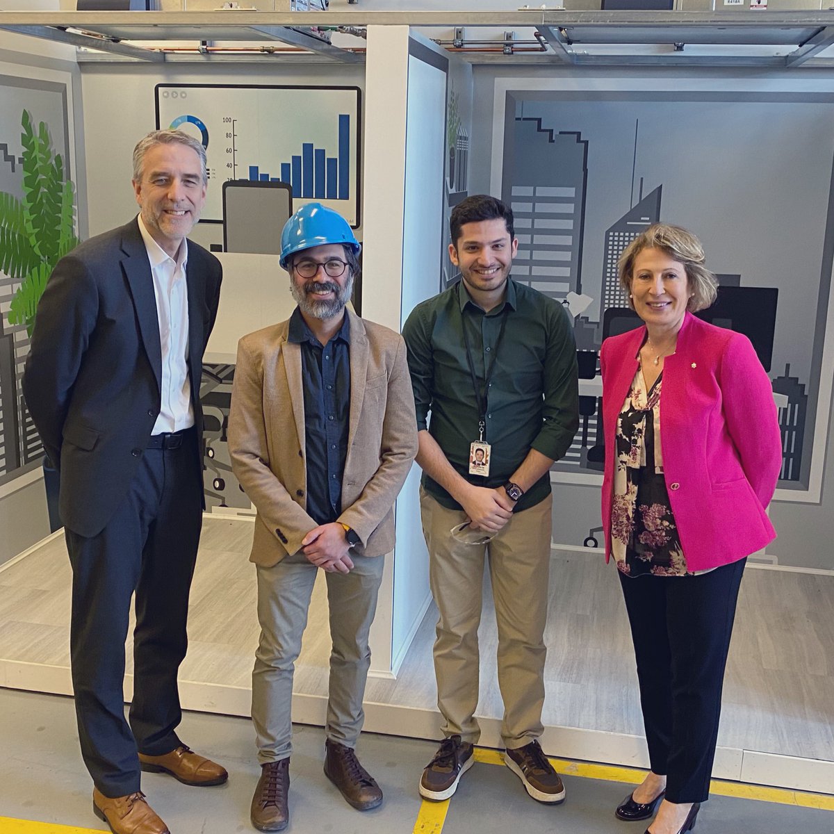 Great meeting with scientists from the @CanmetENERGY_V to hear about this impressive research facility and the #science being done to optimize sustainable #cleanenergy. #NetZero