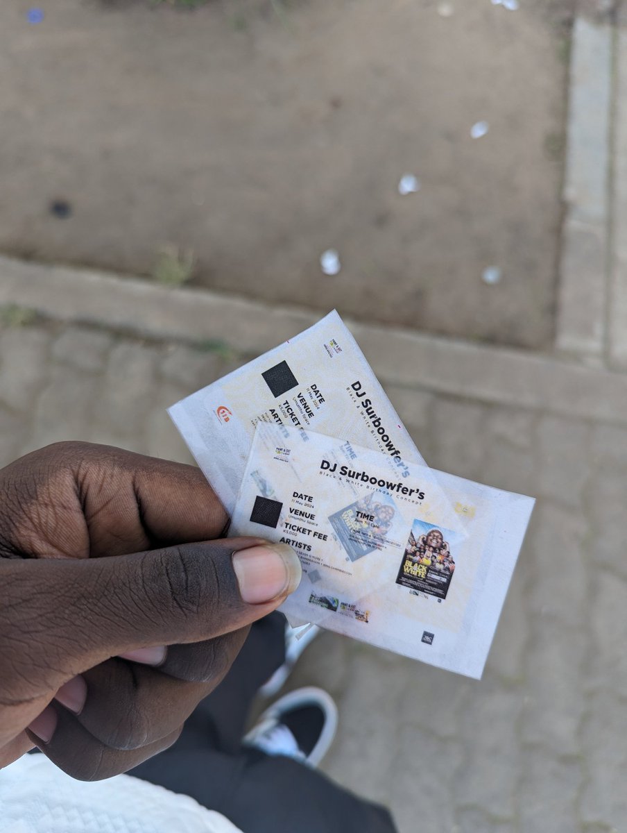 Clemjay265's tweet photo. Thank you so much @CertifiedAgent_ ,@NyAd and @djsurboowfer22 🔥🔥🔥🔥🔥
Tipopoke tiyeni 😂 https://t.co/gCEToNzsaN