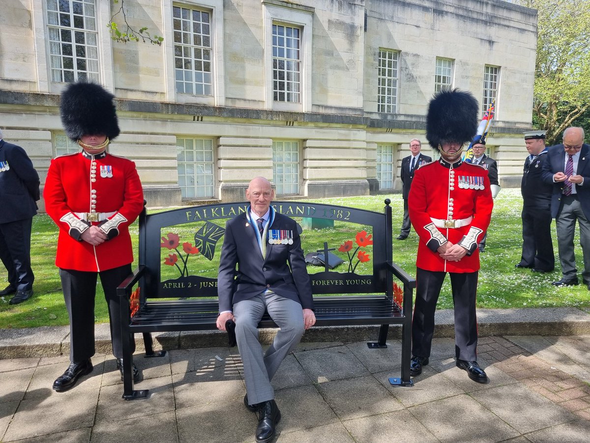 GrumpyVeteran2's tweet image. I attended a #Falklands memorial bench dedication in #Swansea this morning. It was fund raised and organised by a former Islander who would like to do the same in #Cardiff. Can anyone on here or in @cardiffcouncil point me in the right direction of who to contact. @Sean4Llandaff
