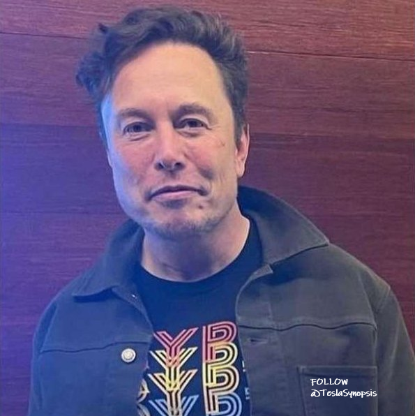 TeslaSynopsis's tweet image. Happy Saturday, rare picture of Elon