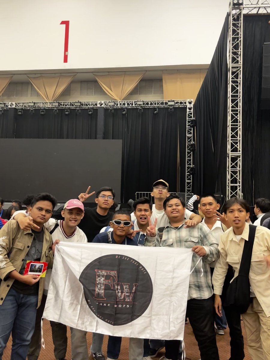 Relcuo's tweet photo. Akhirnya kumpul
#fakewots https://t.co/Ue0TPgYhiw