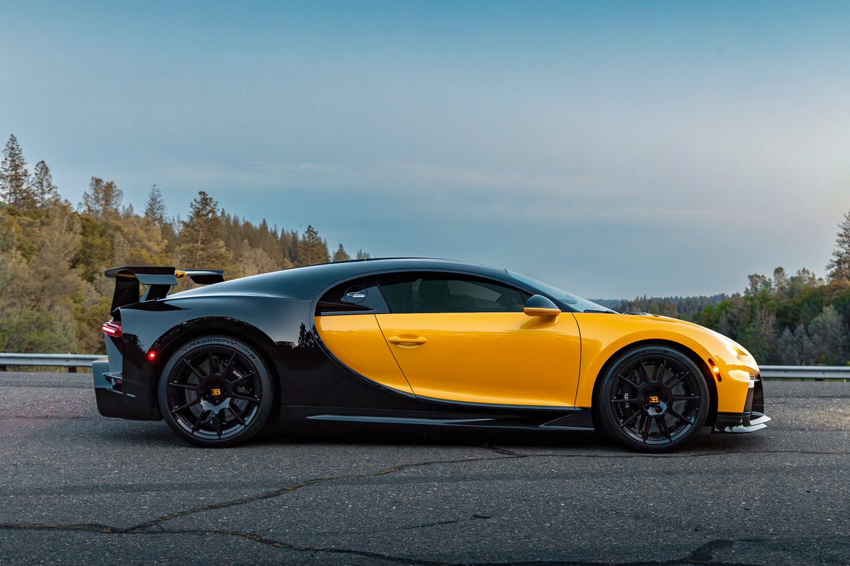 Adorned with a stunningly bespoke aesthetic channeling Nocturne, Giallo Midas and Black Carbon, this special BUGATTI CHIRON Pur Sport brings to life a customer’s design vision that is perfectly tailored and seamlessly coordinated.

#BUGATTI #CHIRONPurSport
–
WLTP:…