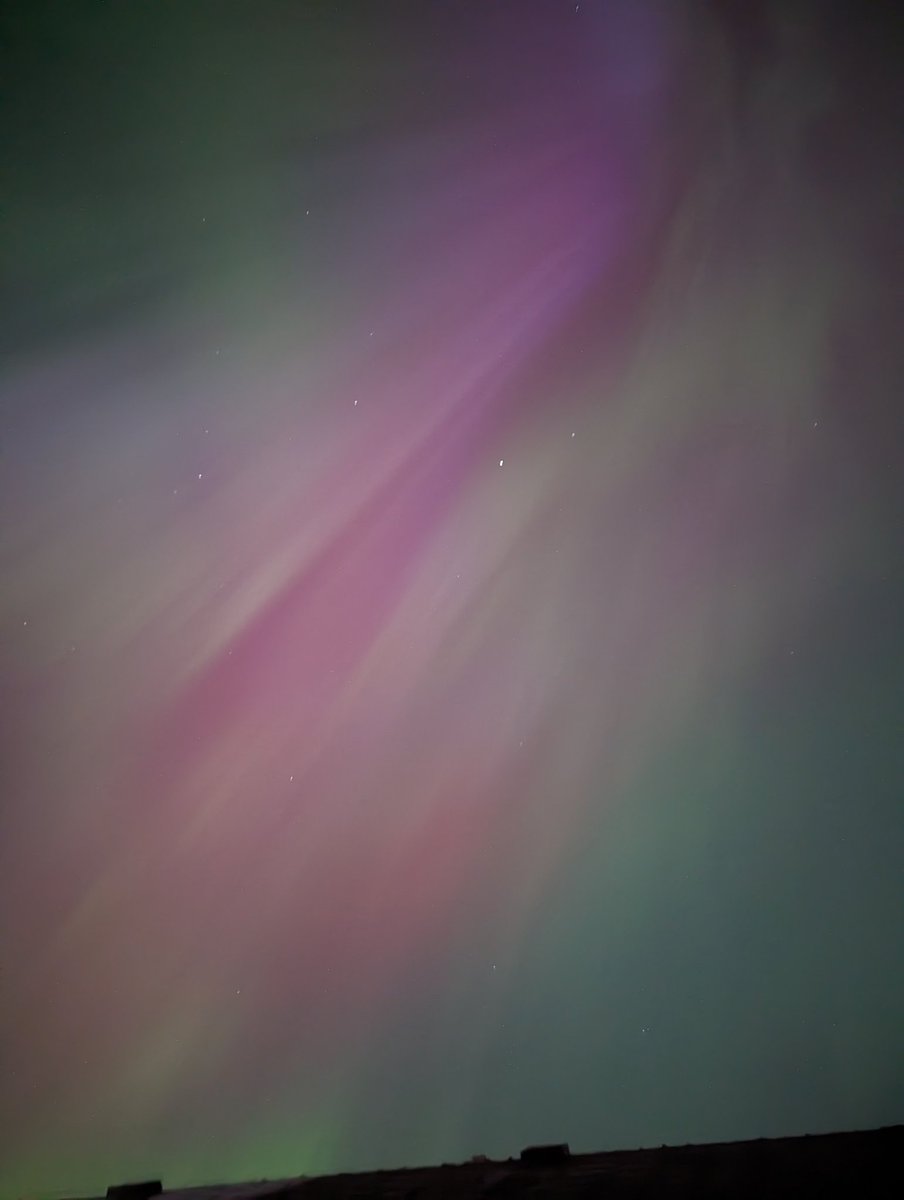 visiper's tweet image. Last night's #Auroraborealis seen in Vancouver Island #BC #solarstorm it was an amazing view! Even the kids were in shock and awe of its beauty. #aurora #auroreboreale #SpaceWeather