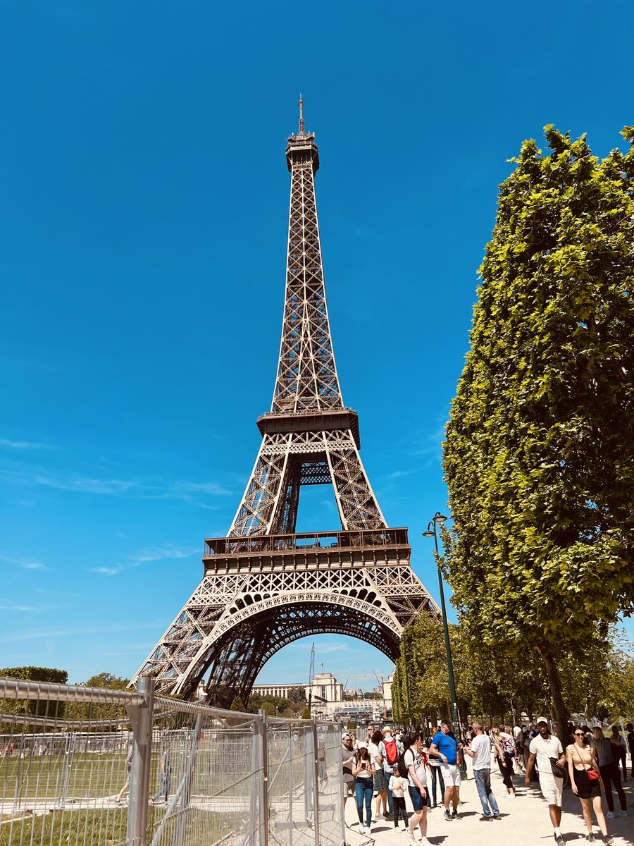 Eiffel Tower 🇫🇷📸😎 
#EiffelTower #Paris #France