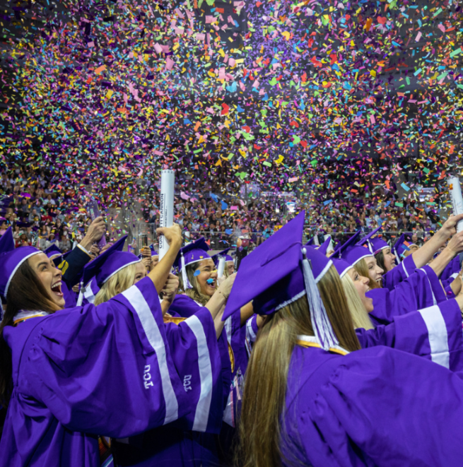 TCUAlumni's tweet photo. Cheers to a weekend filled with caps, gowns, and proud Horned Frogs! Remember, graduation isn't the end, it's just the beginning. #TCUAlumni #GraduationWeekend #FrogsForLife๐๐ธ https://t.co/ukErQifLCe