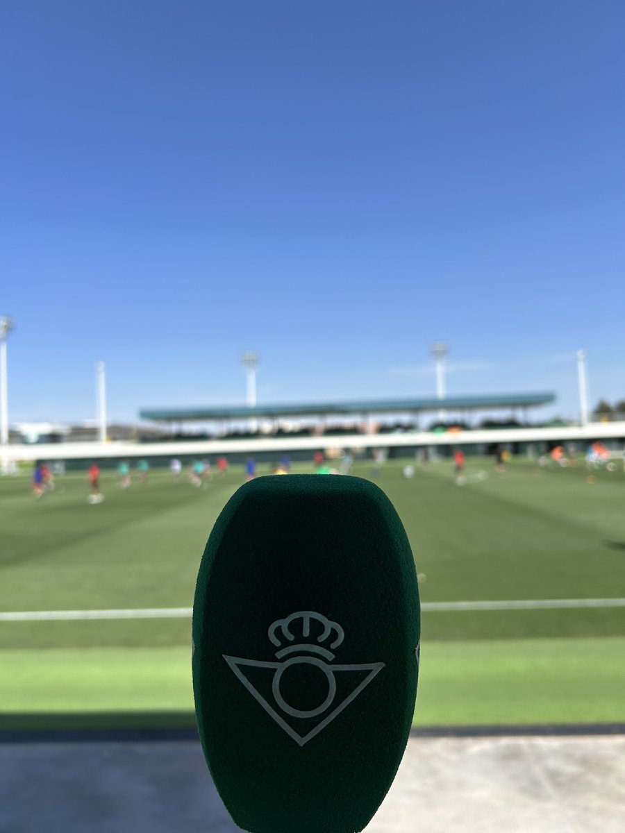 Segundo partido del día. En este caso, el Cadete A frente la UD Almería. El conjunto verdiblanco, de conseguir un punto, se proclamaría campeón. Un equipo interesantísimo. Lo contamos en <a href="/RTVBetis/">Real Betis RTV</a> junto al gran <a href="/JulioRamosMon/">Julio Ramos</a>!

👇🏻🎙️