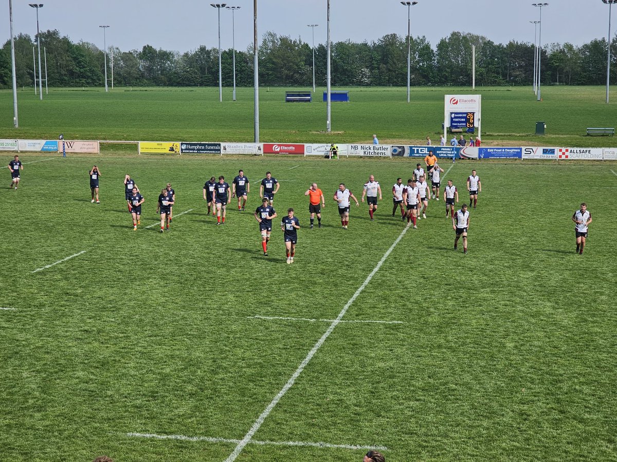 Half time here at Bodicote Park! @OxfordshireRFU leading 26-6 at the interval. Witney's Matt Webb opened the scoring, before a quick fire double from Joe Mills and Willo Bicknell extended the lead. Alex Garbett adding a fourth just before the break.