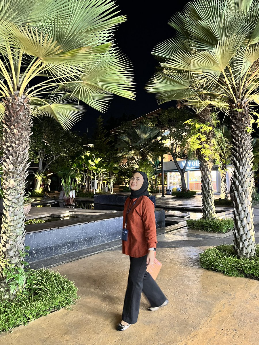 H e l l o... Apakah warga X masih azik azik ? 😅