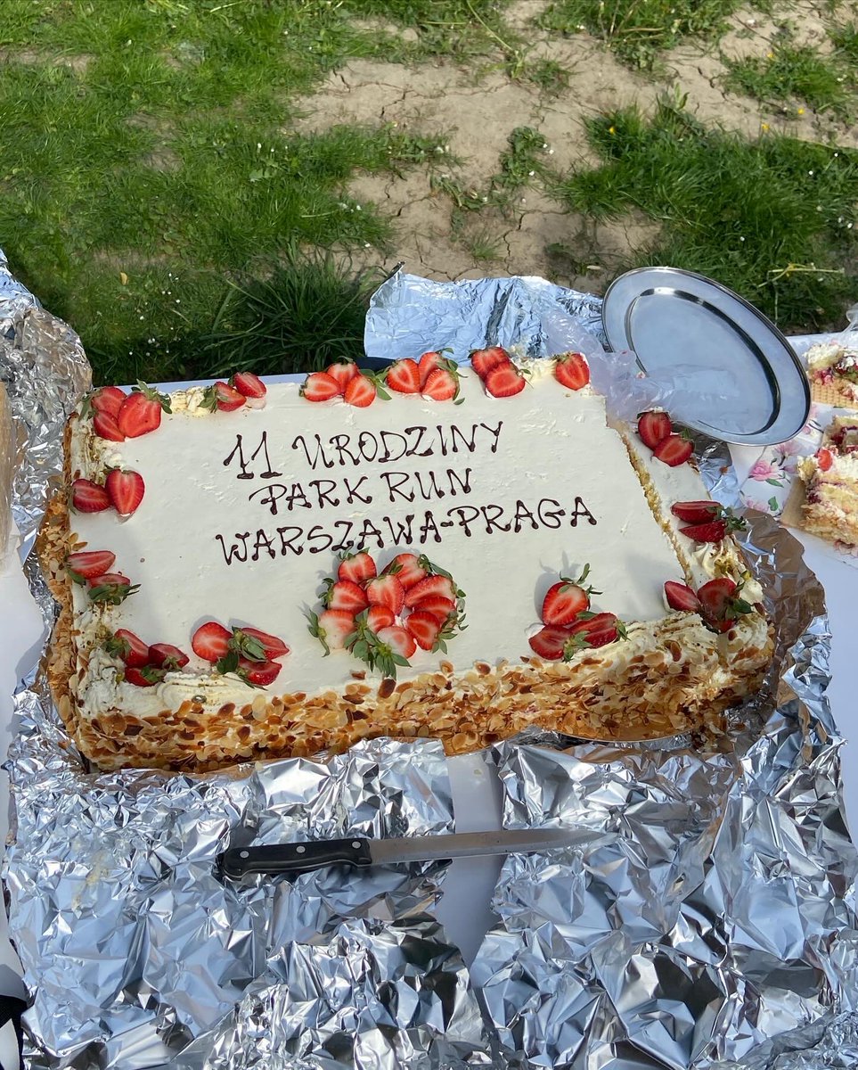 BornToBeIronman's tweet photo. Dziś 11 urodziny parkrun Warszawa-Praga 🥳🎂🏃‍♀️Świętowanie w biegu, ale potem był tort, ciastka i inne słodkości do późniejszego wybiegania 😉😈 https://t.co/Lmn3RoHyFF
