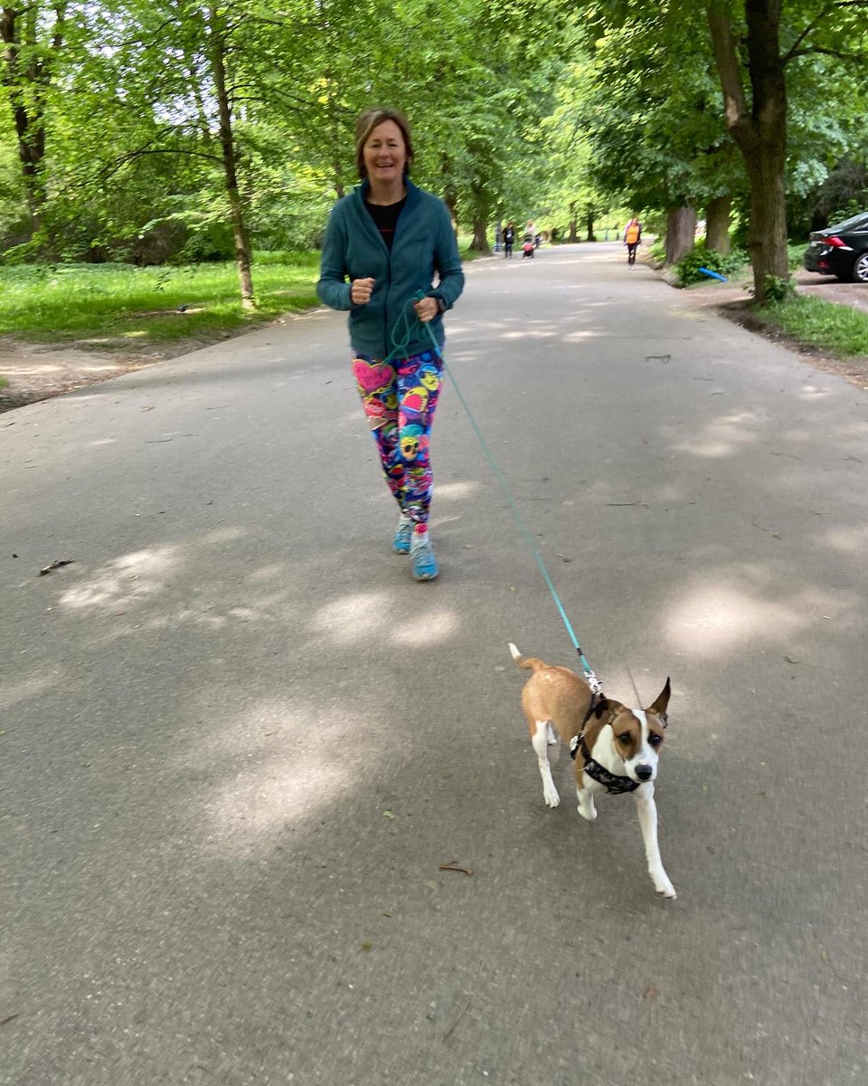 BornToBeIronman's tweet photo. Dziś 11 urodziny parkrun Warszawa-Praga 🥳🎂🏃‍♀️Świętowanie w biegu, ale potem był tort, ciastka i inne słodkości do późniejszego wybiegania 😉😈 https://t.co/Lmn3RoHyFF