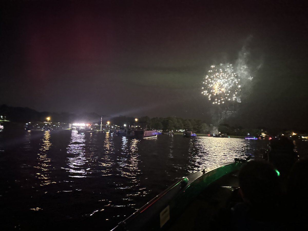 The is was cool to see last night while listening to the Mississippi Symphony Orchestra play at Pepsi Pops at <a href="/RossBarnettRez/">The Rez!</a>!