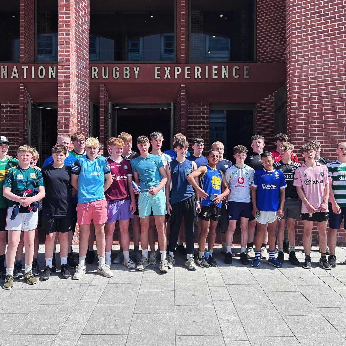 A fun day welcoming clubs and fans to the #HomeofLegends on their way to @thomondstadium for @Munsterrugby v @connachtrugby #estuaryrfc @KilfeacleRFC @KilkennyRFC #Limerick #Rugby #munstervconnacht #Interactiveexperience #familyfun #teambuilding