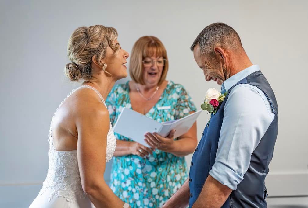 💖✨ Celebrate your love with independent celebrant Beverley Anne! 💐 Whether you envision a serene spiritual gathering or a vibrant and lively celebration, you hold the reins of creativity! 🎉

thecompleteweddingdirectory.co.uk/BeverleyAnneCe…

#weddingcelebrant #civilcelebrant #independentcelebrant