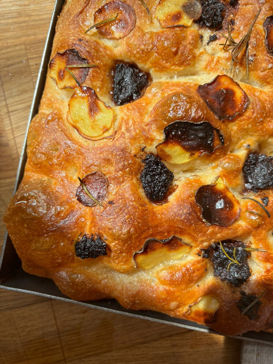 Focaccia obsession continues… This one is sourdough with a 24hr cold price #realbread