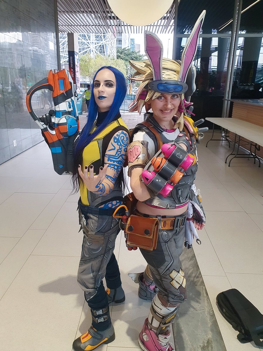 DOUBLE TROUBLE 💥

#comiccon #comicconcapetown #cosplay #cosplayer #gamer #vaulthunter #borderlands #borderlandscosplay #maya #siren #tinytina