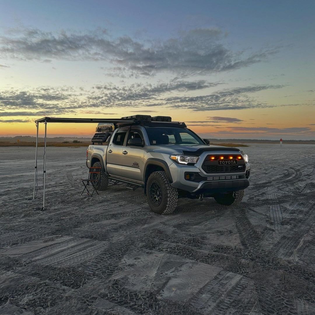 Sunset on the beach ☀️ @cams_taco1

TR25 Wheels
Sizes: 17x9, 18x9, 20x9
Finish: Matte Black

#gfxwheels #voxxwheels #tacoma #toyotatacoma #toyota #taco #instagood #truck #instagood #offroad #runner