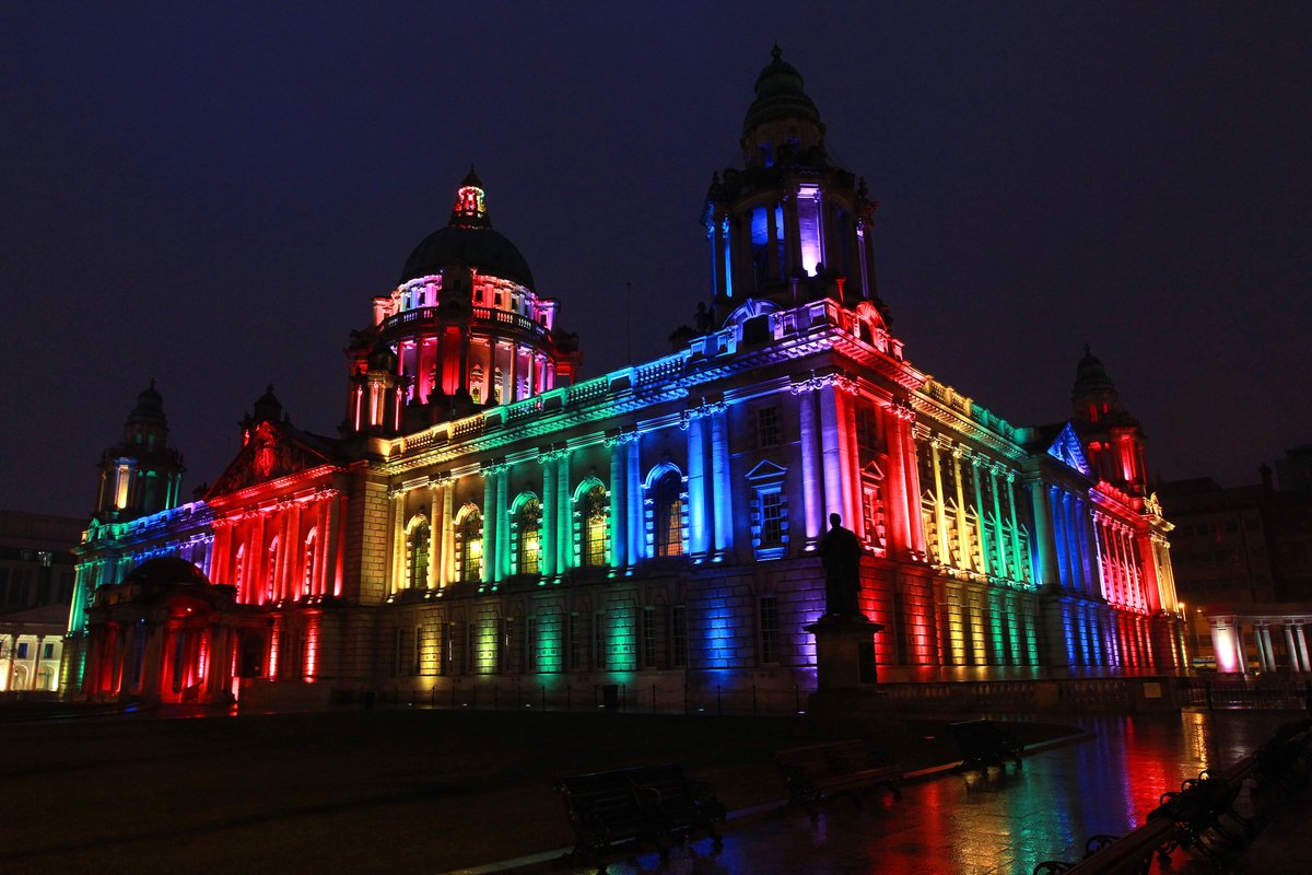City Hall will be lit up in rainbow colours this evening 🌈 This is to mark one of Lord Mayor's chosen charities - Kids Together. The charity focuses on services for families with children & young people who have complex needs. @cllrryanmurphy #BelfastLightsAtNight